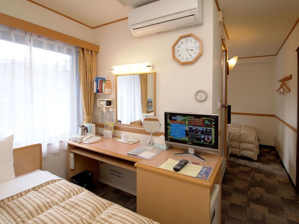 Toyoko Inn Kashiwa Eki Nishi Guchi Zewnętrze zdjęcie