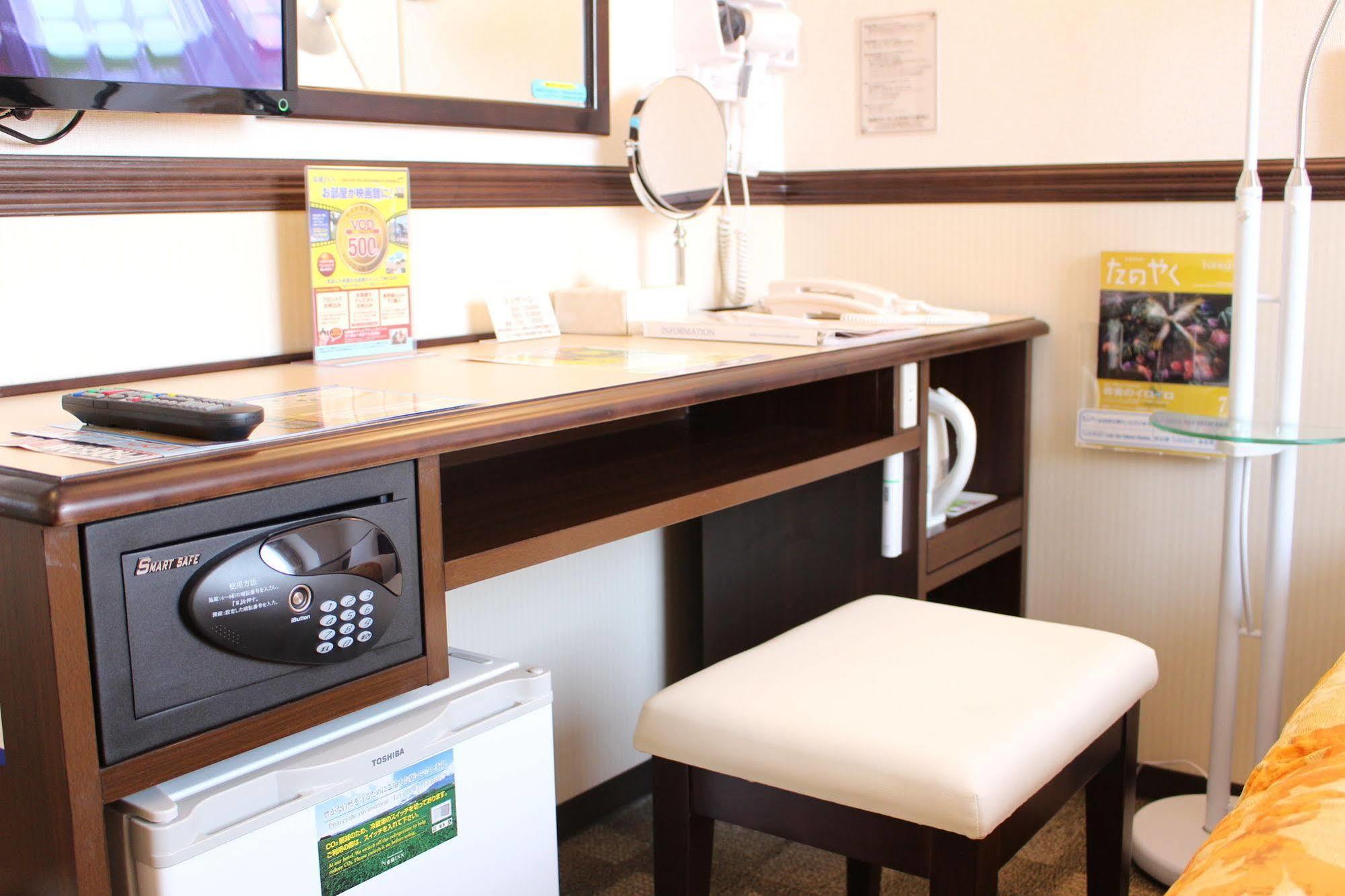 Toyoko Inn Kashiwa Eki Nishi Guchi Zewnętrze zdjęcie